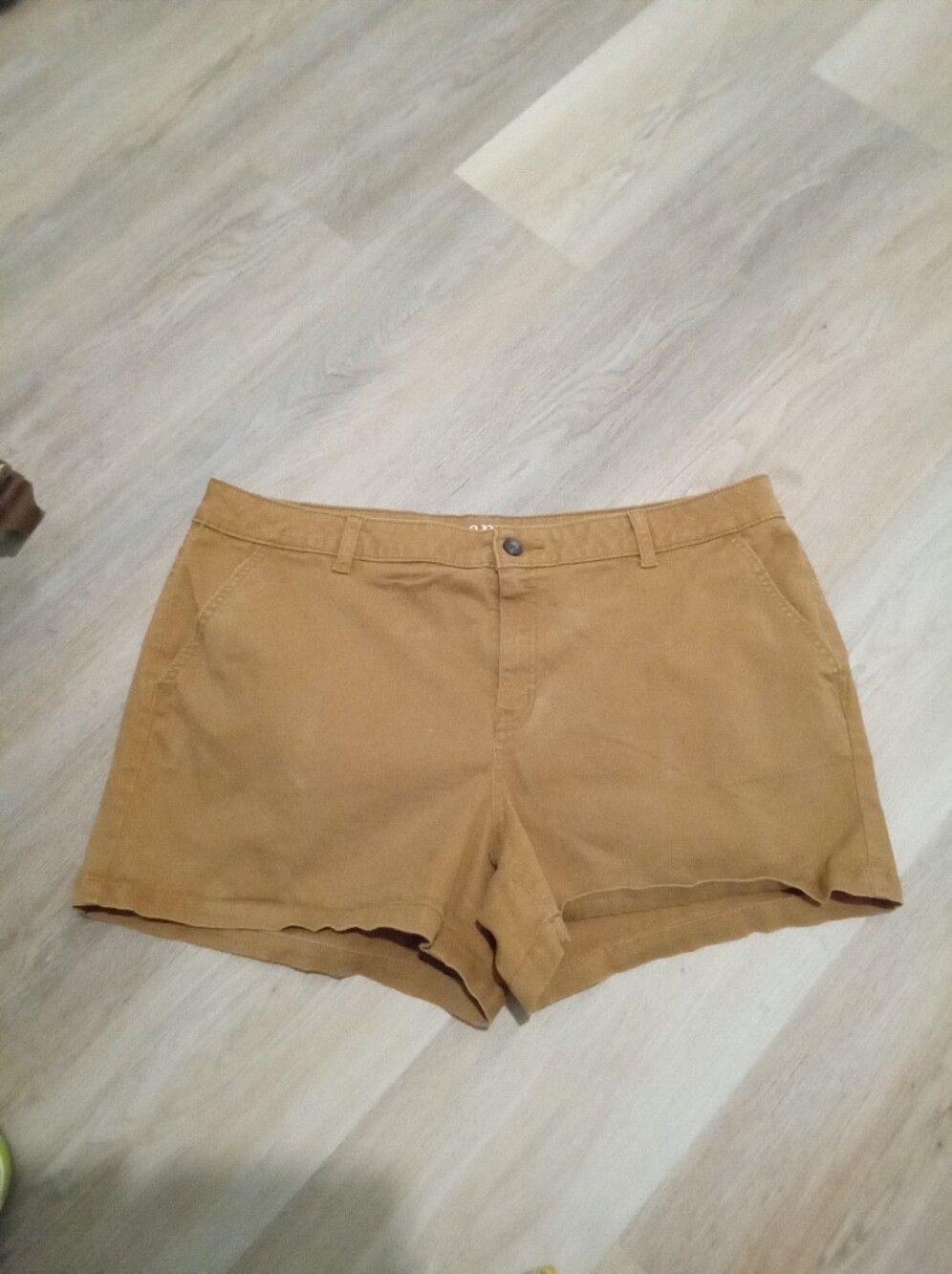 a.n.a Plus Size 18 Mid-Rise Shortie Short 3.5" Inseam Caramel Tan Jean Shorts